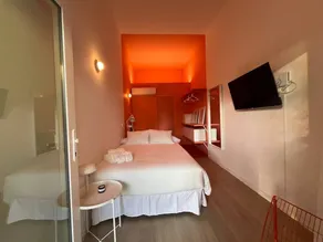 Weiträumiges Privatzimmer mit Garten - Image 3