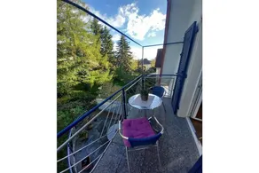 Holiday home with garden - Image 2