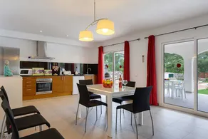 Villa with private pool, terrace & BBQ | Close to the beach - Image 4