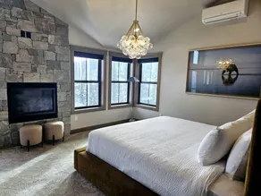 Flat with terrace & private pool - Image 5