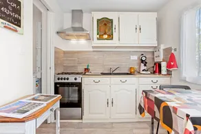 Lovely studio with garden, pool & terrace | Garden view | Pet-friendly - Image 5