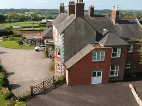Child-friendly nice cottage with garden - Image 3