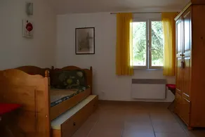 Gästezimmer „Chambre Familiale Carpediem“ mit gemeinsamem Garten, WLAN und Klimaanlage - Image 5