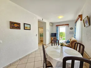 Apartamento vacacional con terraza - Image 4