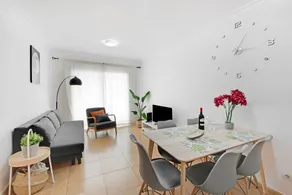 Fully equipped holiday apartment with terrace | City view - Image 2
