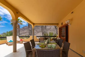 Holiday home with pool, terrace & garden - Image 2