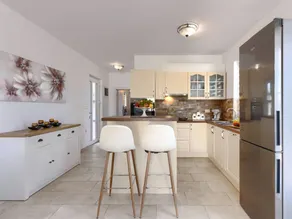 Holiday home with barbecue, private pool & terrace - Image 5