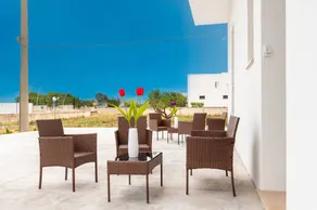 Estudio con jardín | Vistas al jardín | Ideal para trabajar remoto - Image 2