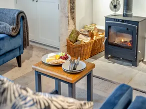 Family-friendly cottage with garden - Image 4