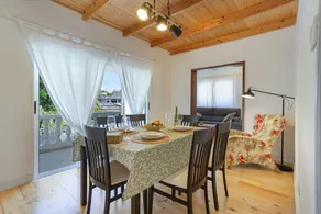 Holiday Home 'Picarus' with Private Terrace, Wi-Fi, Air Conditioning & Heating - Image 2