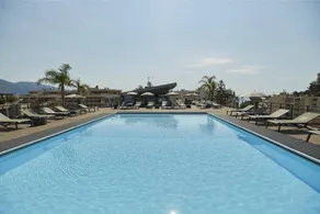 Holiday apartment with terrace & pool - Image 5