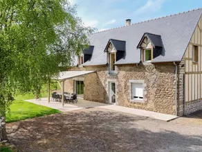 Cottage with barbeque & garden - Image 2