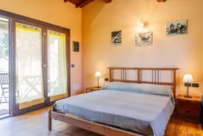 Apartment 'Ponente' with Shared Pool, Private Entrance and Air Conditioning - Image 2