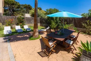 Family-friendly lovely holiday home with terrace, garden & BBQ | Garden view | Next to the beach | Perfect for remote work - Image 2