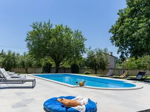 Villa with BBQ & pool - Image 3