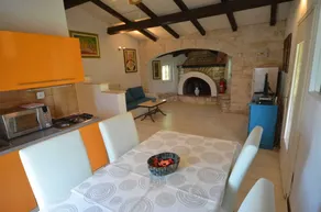 Casa vacacional con piscina, jardín y barbacoa | Vistas a la piscina - Image 5