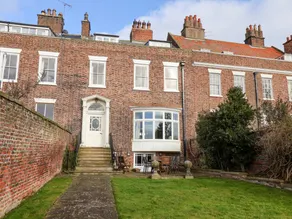 Cottage with terrace & garden | Beach view - Image 2