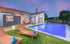 Villa with terrace, garden & jacuzzi | Sea view - Image 2