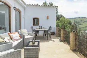 Villa with terrace, pool & barbecue | Garden view | Suitable for remote work - Image 3