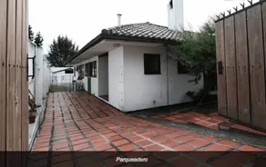 Pleasant dedicated room with barbecue, terrace & garden - Image 2