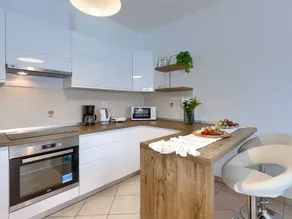 Apartment with garden, jacuzzi & terrace - Image 4