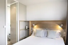 Mobile home with terrace - Image 3