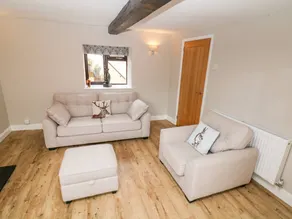 Cottage with garden - Image 4