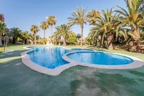 Ferienwohnung mit Pool, Terrasse und Garten | Bergblick - Image 3