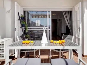 Appartement avec piscine, terrasse et jardin | Vue mer - Image 5