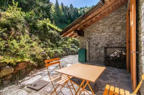 House with terrace, BBQ & garden | City view - Image 4
