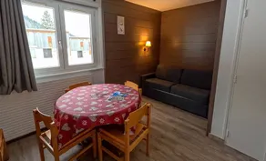 Wohnung mit Grill und Pool - Image 3