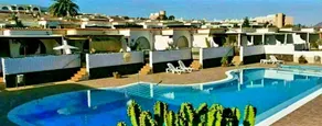Bungalow con terraza y piscina | Vistas a la naturaleza - Image 3