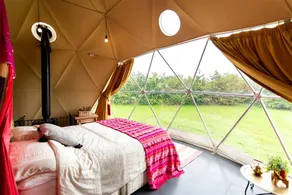 Luxury Geodesic Dome with Private Garden and Barbecue, Perfect for a Weekend Getaway near Somerset, England - Image 3