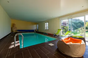 Cottage with heated pool | Garden view - Image 2