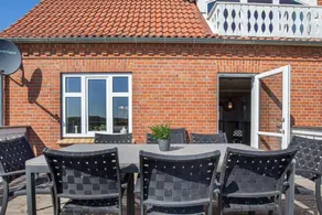 House with sauna, pool & terrace - Image 3