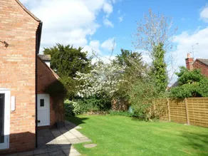 Cottage with garden & barbecue - Image 4