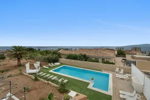 Agréable villa entièrement équipée avec barbecue, piscine et terrasse | Vue plage | Parfaite pour le travail à distance - Image 3