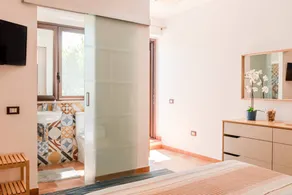 Chambre privée avec jardin et internet haut débit | Vue montagne | Avec animaux admis - Image 3