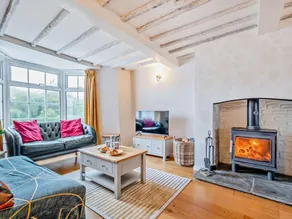 Fully equipped cottage with garden | Pets allowed - Image 2