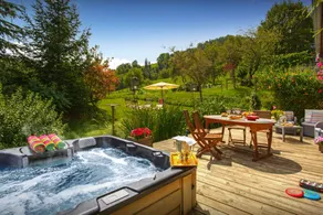Enjoy the mountains from this superb chalet with hot-tub - OVO Network - Image 2