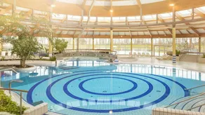Apartment with sauna, barbeque & pool - Image 3