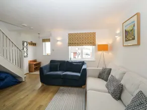 Cottage with garden & barbecue | Beach view - Image 3