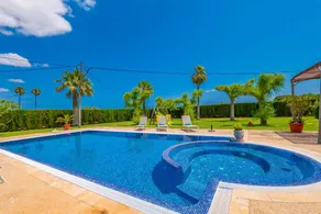 Villa with private pool, terrace & barbeque - Image 3