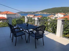 Atractivo apartamento vacacional con barbacoa, terraza y jardín - Image 4