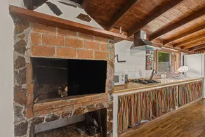 Holiday home with BBQ, terrace & garden | Mountain view - Image 5