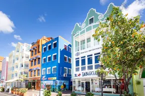 Historic 2BR Jewel on Willemstad s Handelskade - Image 2