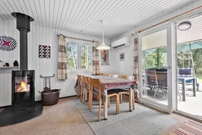 House with jacuzzi - Image 4