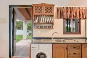 House with garden, pool & barbeque | Garden view - Image 5