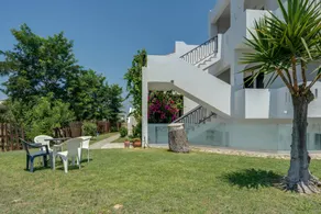 Bed & breakfast with garden, terrace & barbeque | Garden view - Image 2