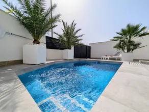 Exclusive Holiday Home 'R-40-D' with Private Pool, Wi-Fi & Air Conditioning - Image 2